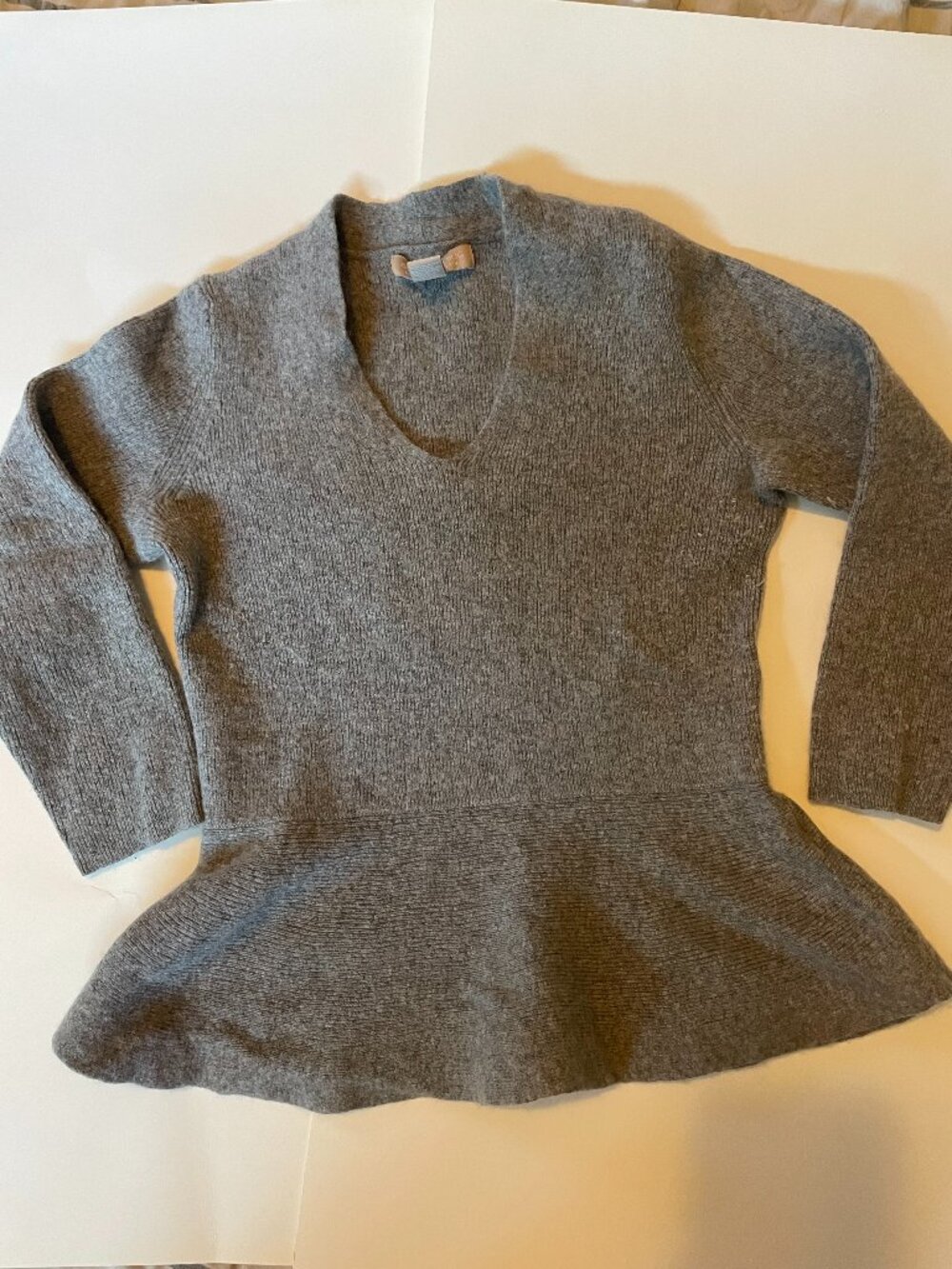 Banana Republic Women's Grey 3/4 Sleeve Sweater